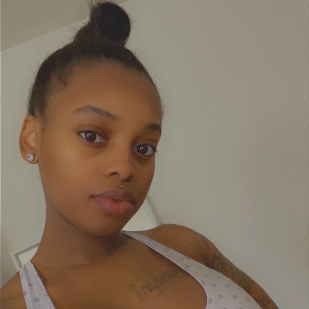 Meet your Posher, Teesh